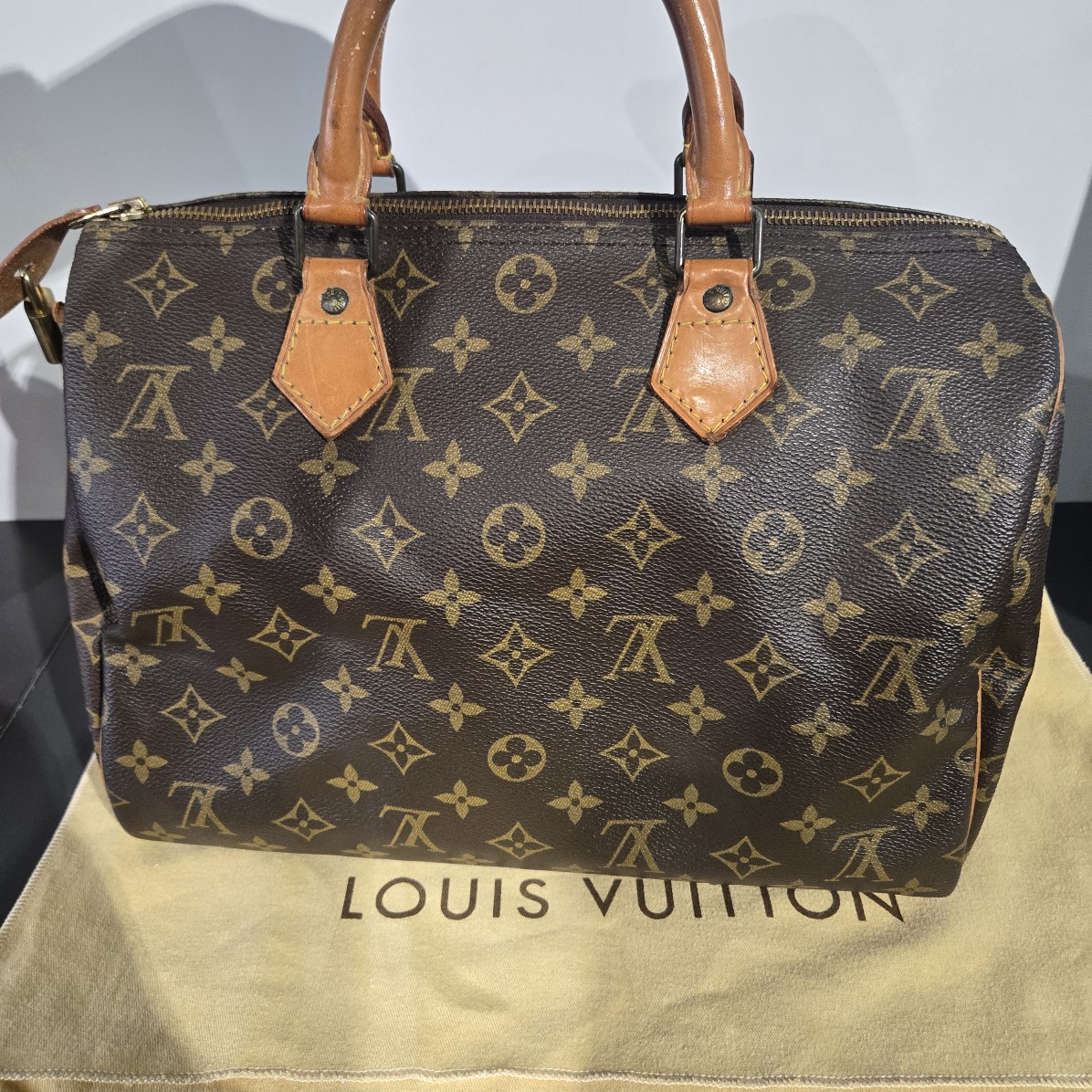 LOUIS VUITTON SPEEDY 30