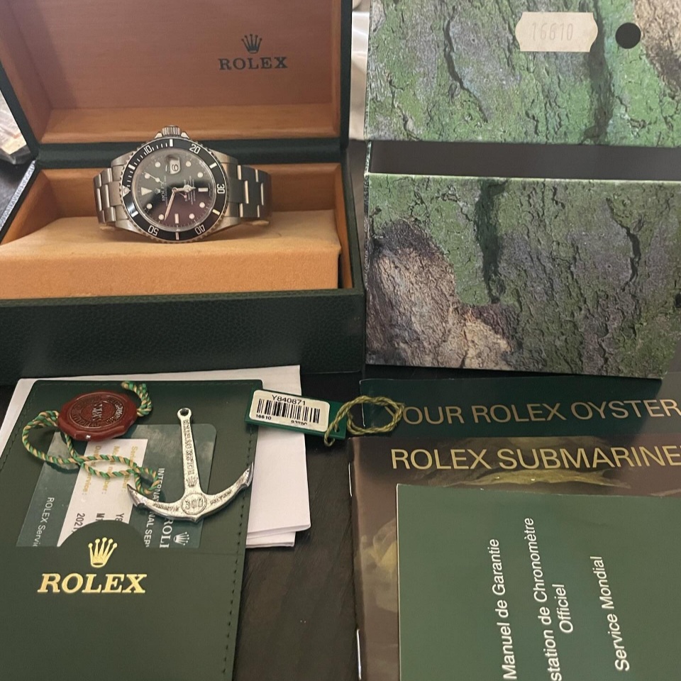 ROLEX SUBMARINER 16610